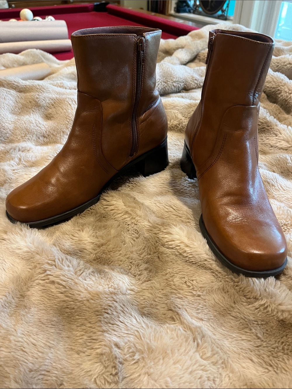 Naturalizer Women's Cognac Leather Ankle Booties with Side Zip